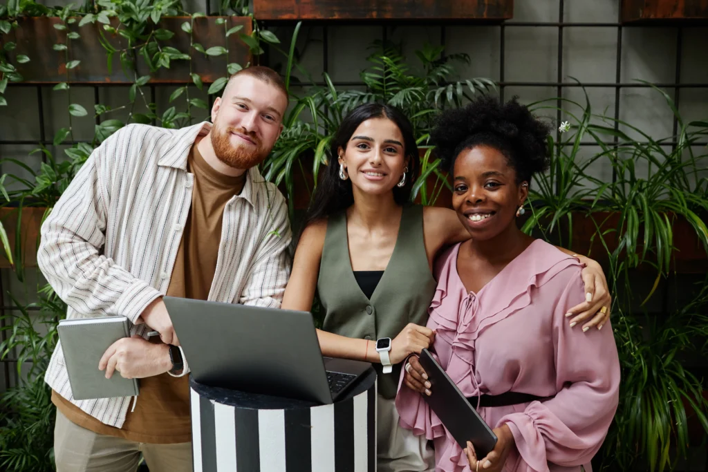 Exemple site vitrine WordPress design moderne pour entreprise avec menu navigation et sections services