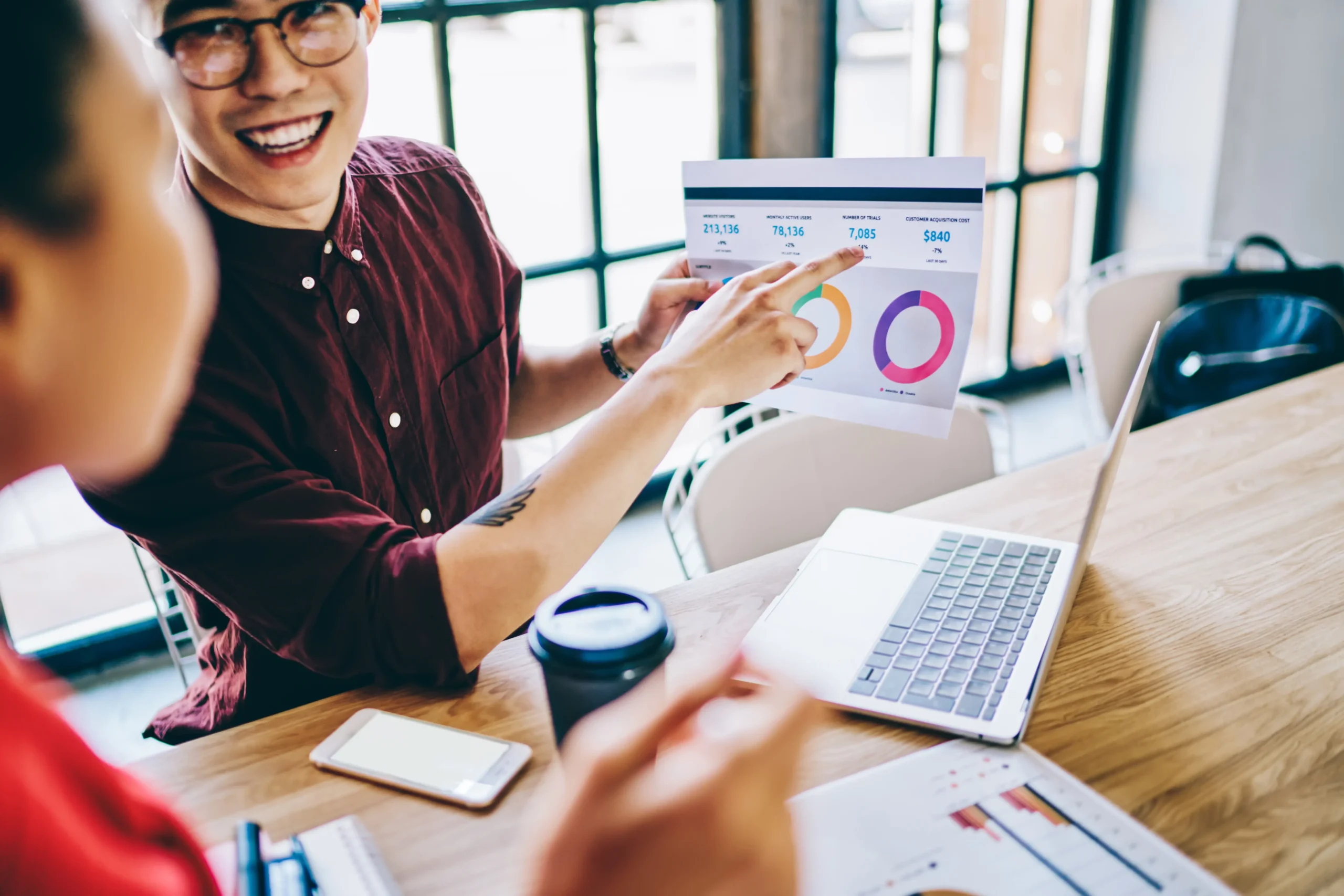 Infographie 5 étapes essentielles SEO WordPress pour débutants mots-clés vitesse contenu plugins